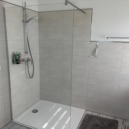 Haus Peenestrom * كروزلين